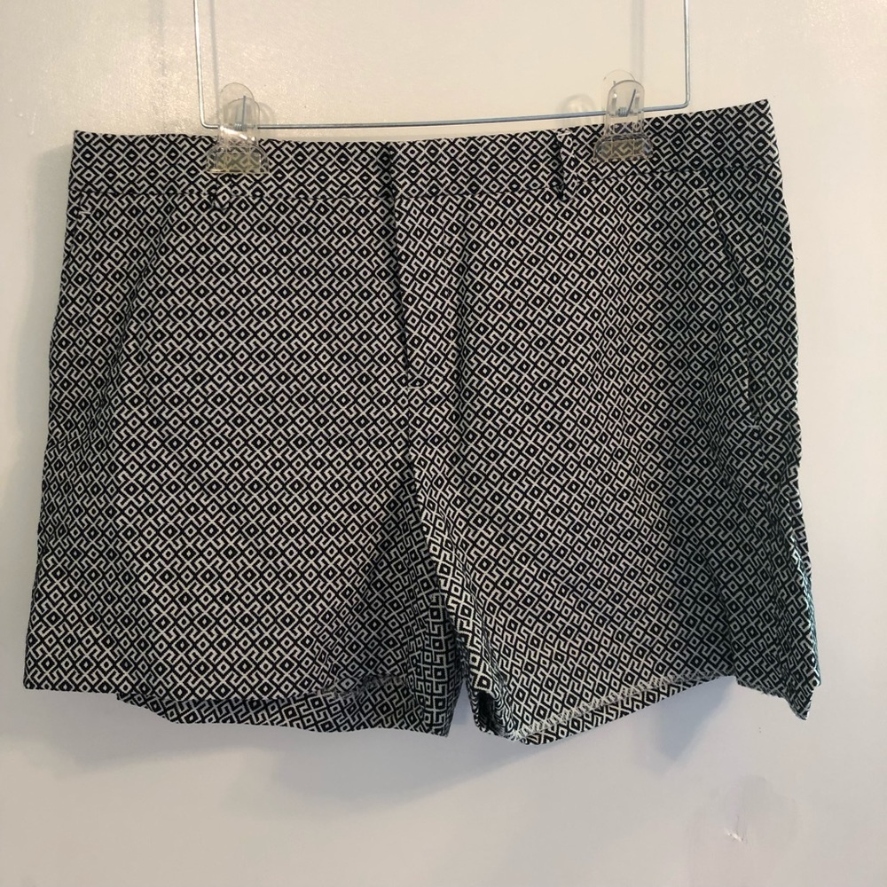 Banana Republic Black & White Geometric Shorts 14